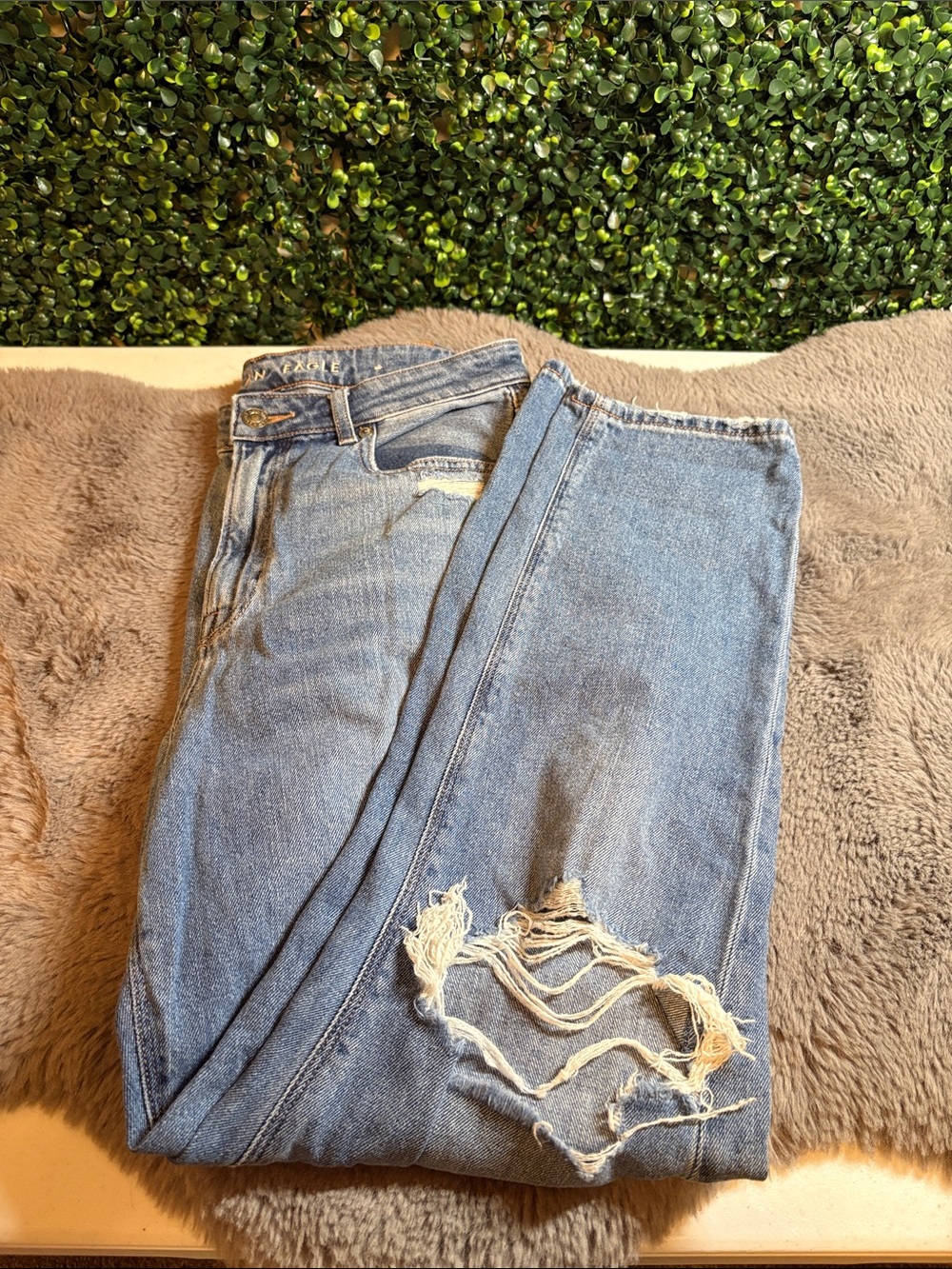 American Eagle Outfitters Light Blue Straight Leg Jeans with Distressed Knee